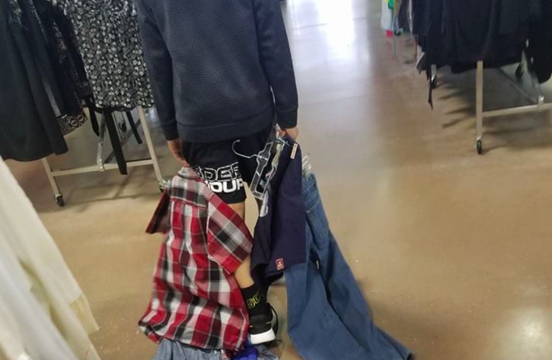 13-årig gjorde grin med klassekammeraters billige tøj – men det skulle han aldrig have gjort