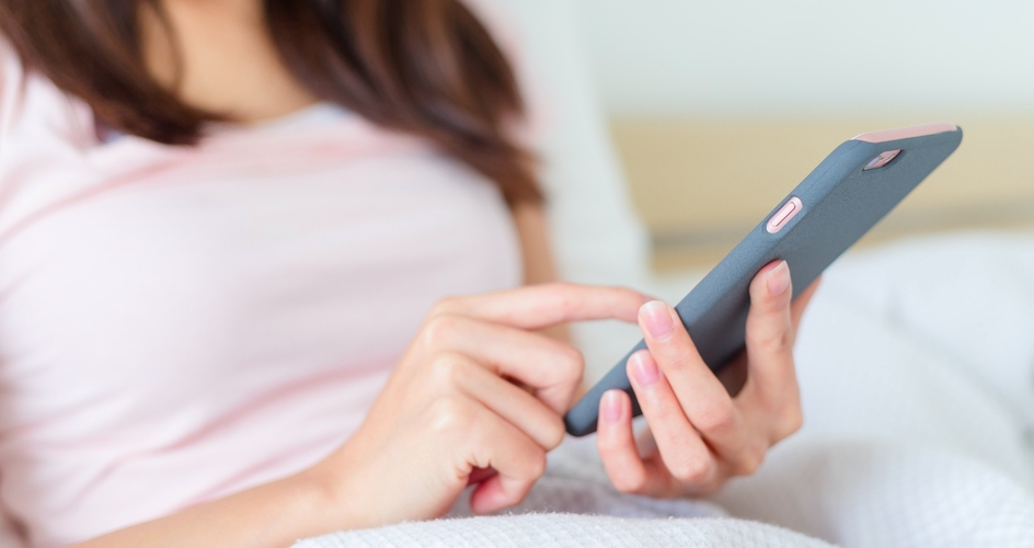 Saudi Arabien indfører vild bøde for at snage i kærestens telefon