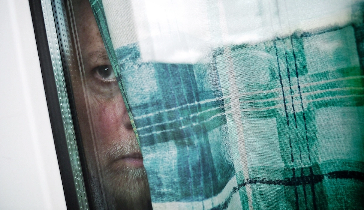 59-årig mand ringede efter politiet, da han hørte barn blive slået: Endte med selv at blive anholdt