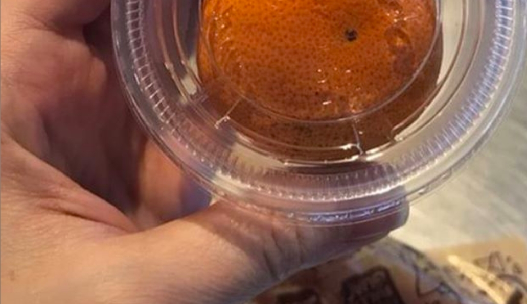 – Skam jer! Kunde i supermarked deler tåbeligt billede på nettet: Nu raser tusindvis af mennesker