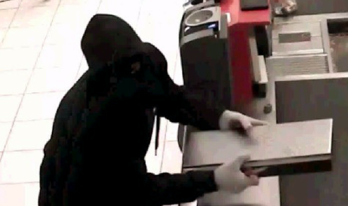 Politiet beder om hjælp: Kan du genkende denne røver?