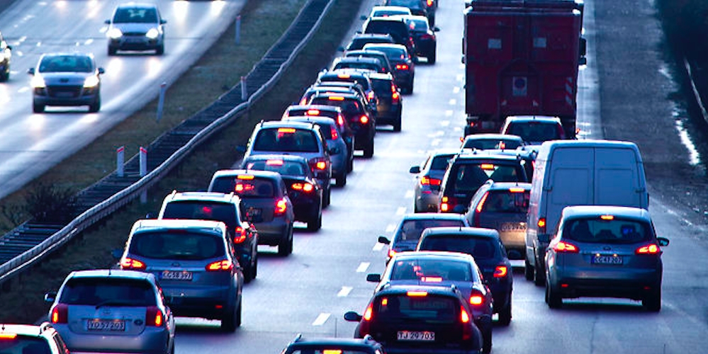 Spøgelsesbilist kørte ind i varevogn: Skabte kaos på fynsk motorvej