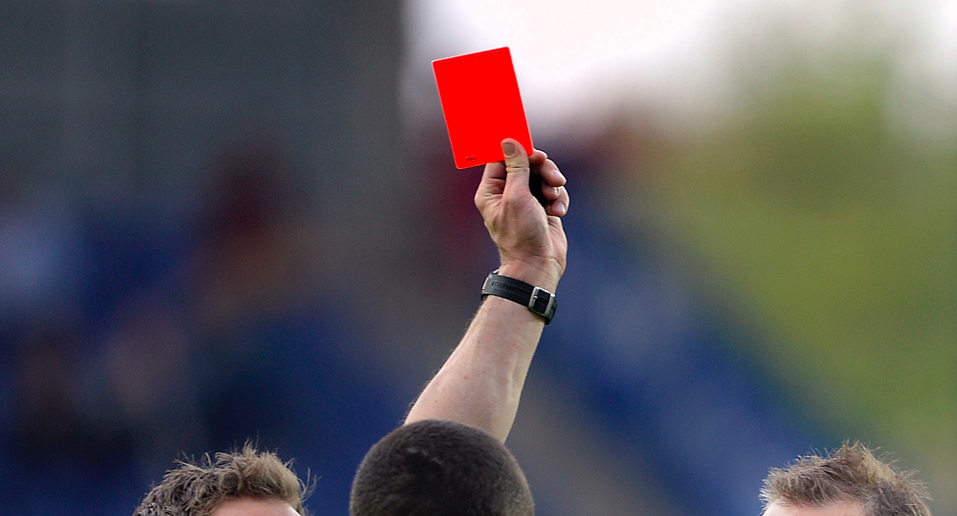 Fodboldfan får stadion-karantæne: Så finder han på genial løsning