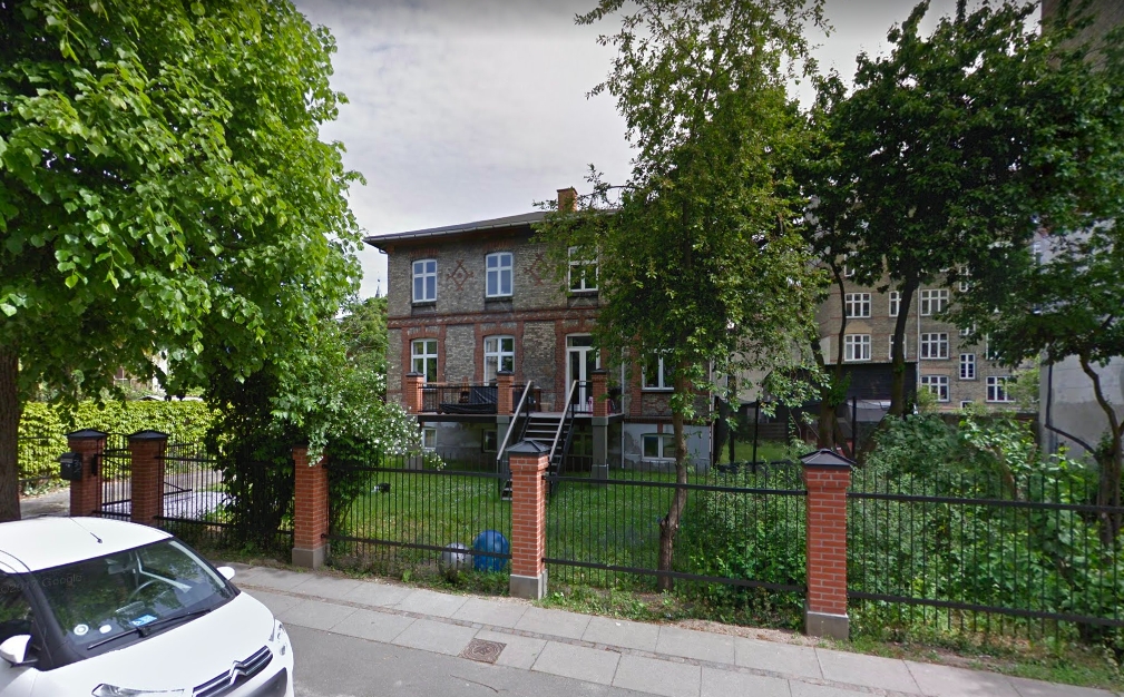 Kendt komiker sætter svinedyr villa til salg: Kan blive din for 17 millioner kroner
