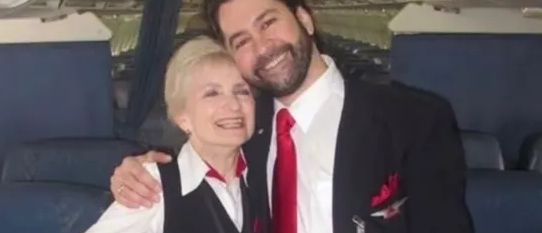 Stewardesse havde været ansat i mere end 57 år: Men så stjal hun en karton mælk