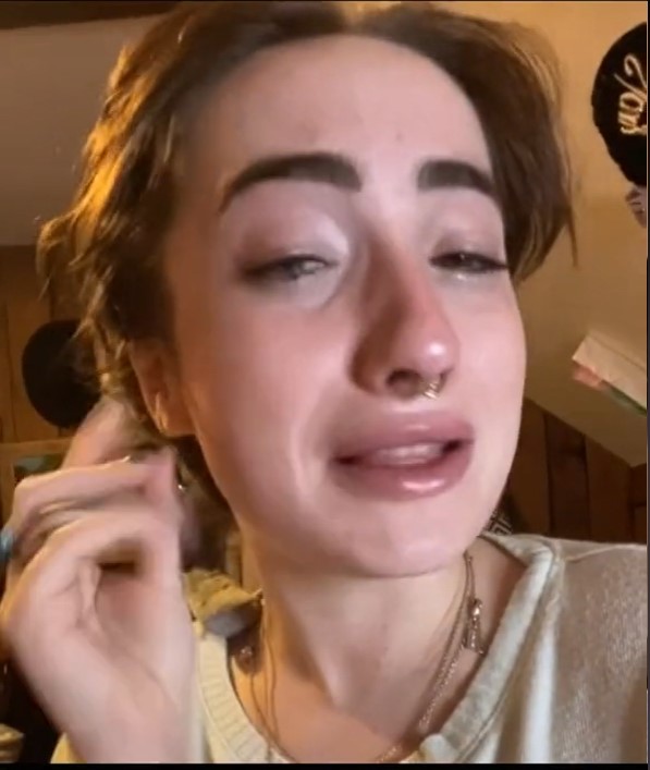 Stor brøler: TikTok-stjerne forvekslede Airpod med pille