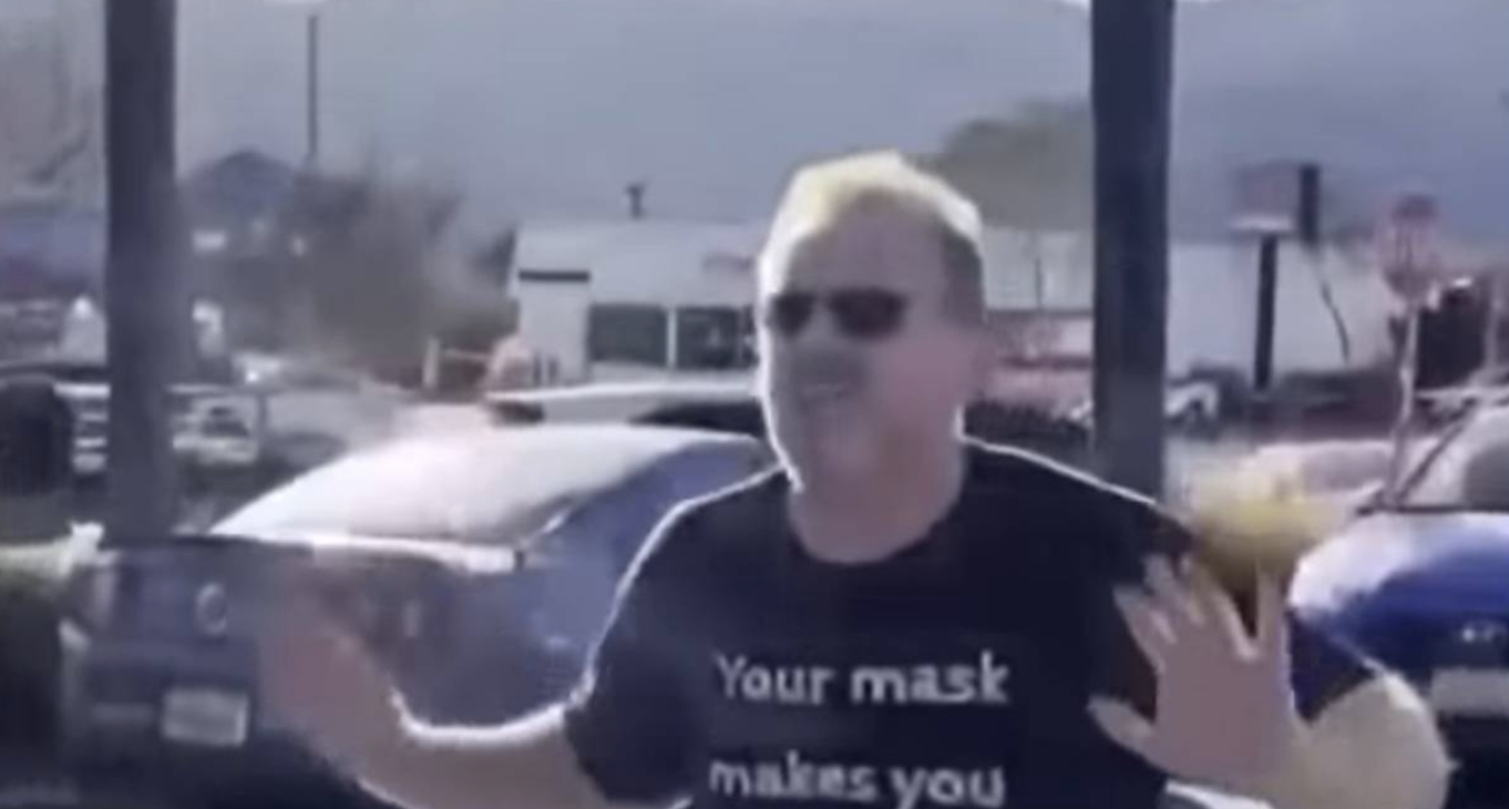 Politiet indleder grundig undersøgelse: Mand spyttede på børn, fordi de bar mundbund