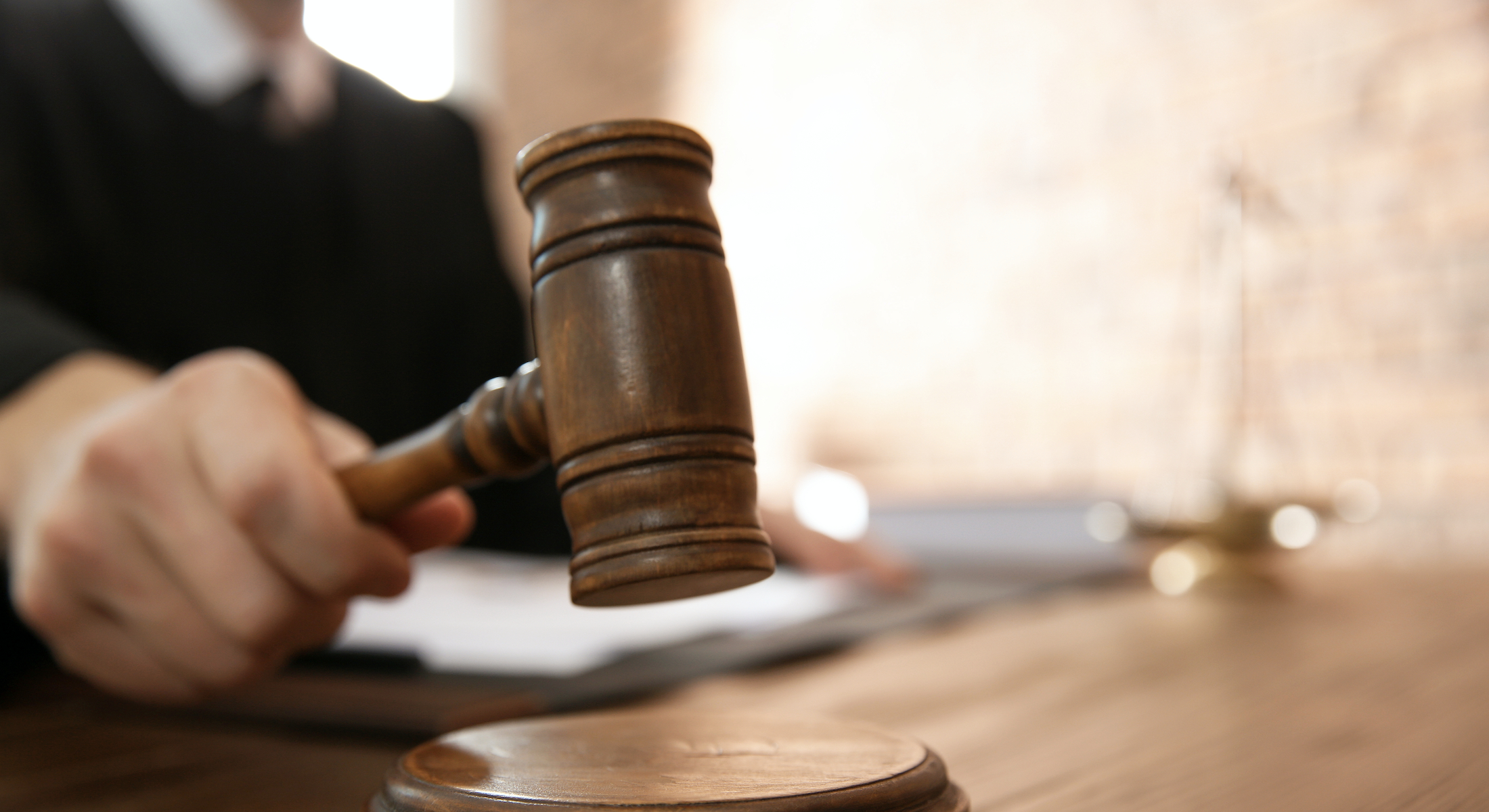 Blikkenslager blev kaldt øgenavne af sine kolleger: Nu har han sikret sig 220.000 kroner i erstatning