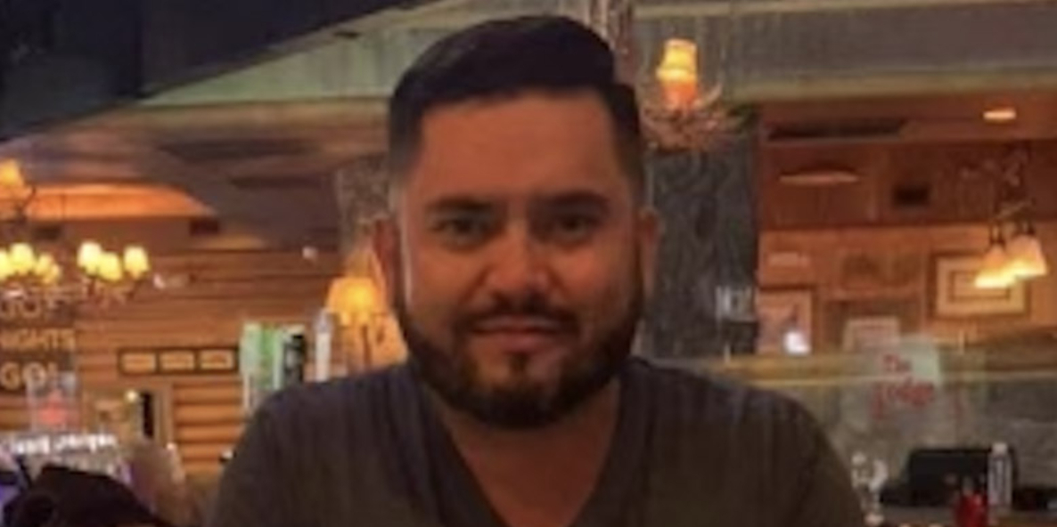 Bartender sagsøger tidligere arbejdsgiver: Blev tvunget til at tilbagebetale beløb, der blev stjålet under røveri