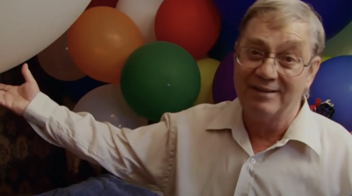 Mand bliver seksuelt opstemt af balloner: Så mange har han i huset