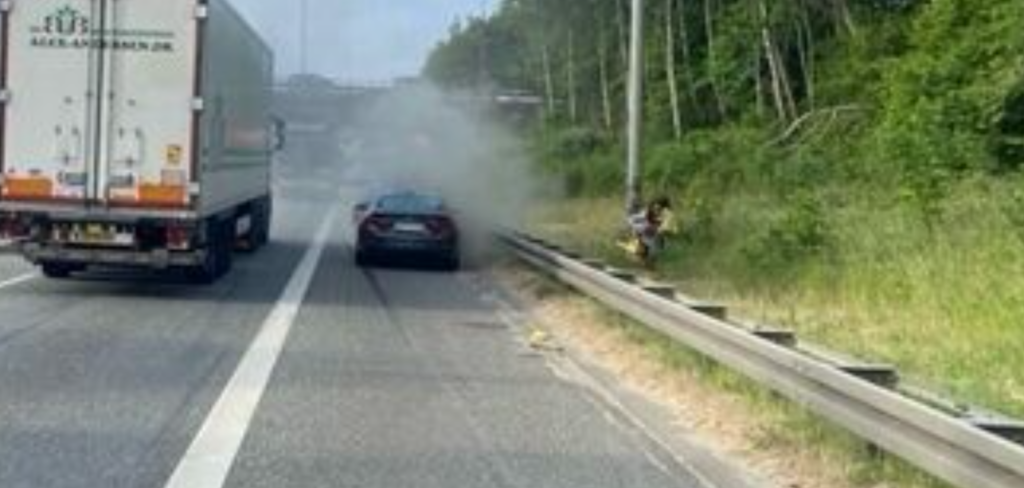 Spor spærret: 13 kilometer lang kø på E45