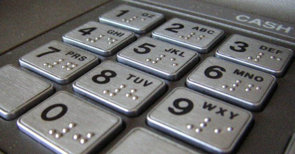 Mand vågnede op og tjekkede sin bankkonto: Fik et chok da han så beløbet