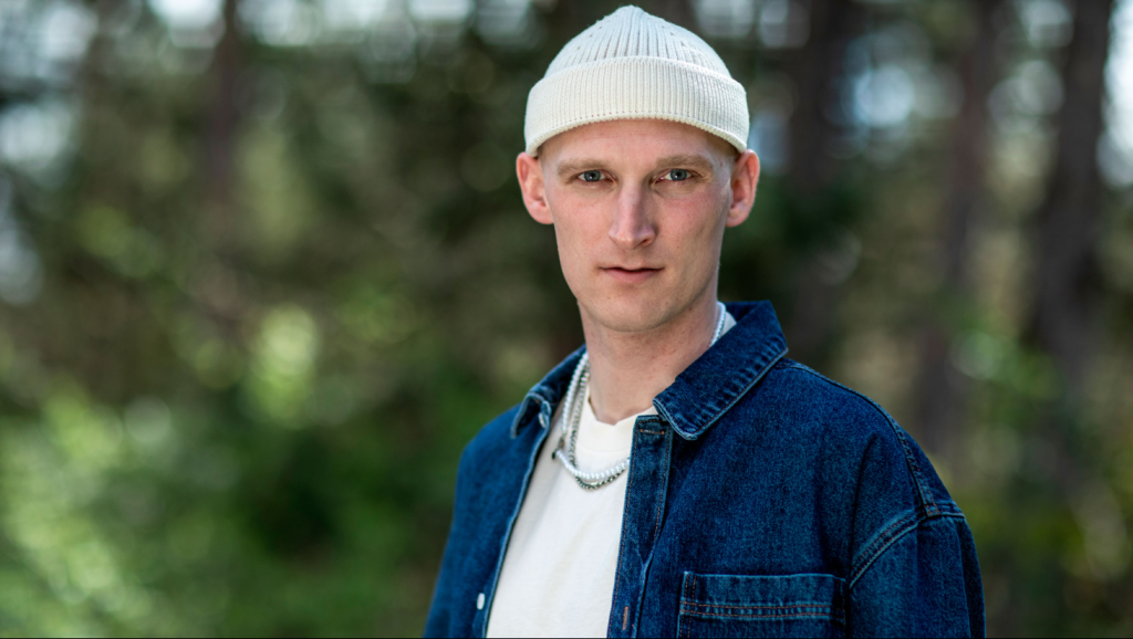 Ulykke tvang ham til at udgå af “Flokken”: Nu afslører Jan detaljer du ikke så på tv