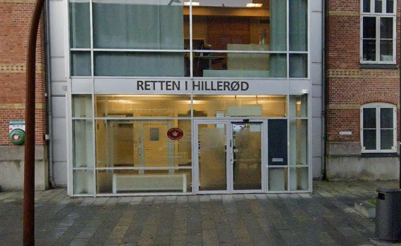 Beruset bedstemor skabte stor frygt i egen indkørsel: Skød efter familiemedlemmer med jagtgevær