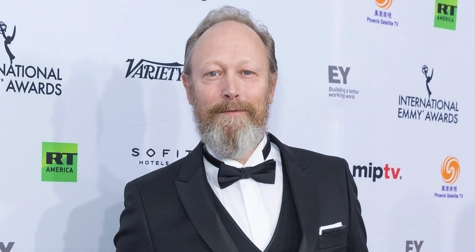 Lars Mikkelsen giver sjældent indblik: “Den historie er ikke min alene at fortælle”