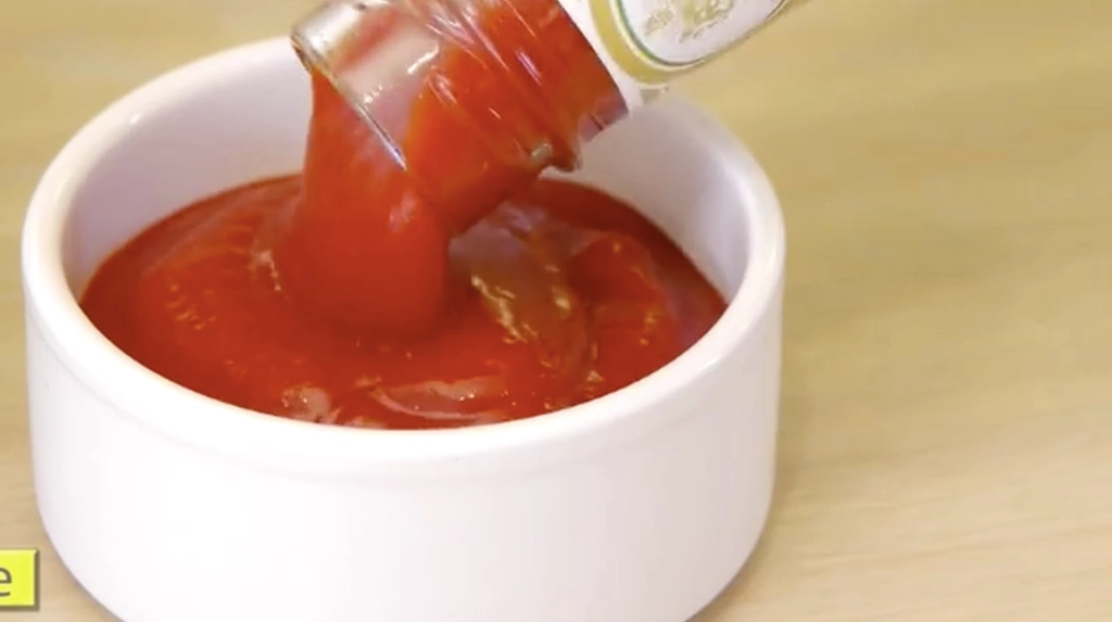 Flere og flere kvinde tester deres kærester: Genovervejer forholdet hvis de fejler “Ketchup-testen”