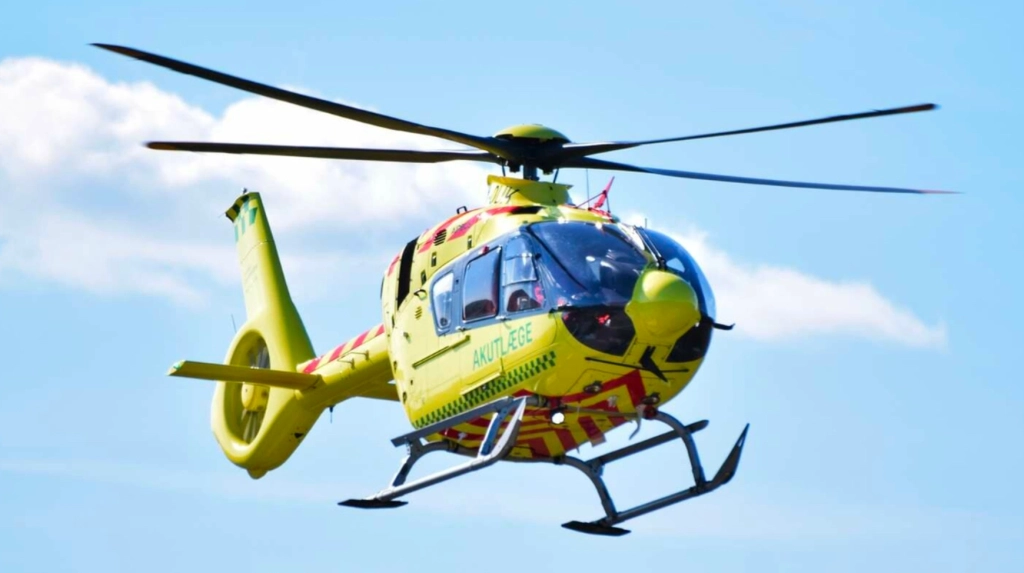 Alvorlig ulykke: 15-årig pige hastet til hospitalet med helikopter
