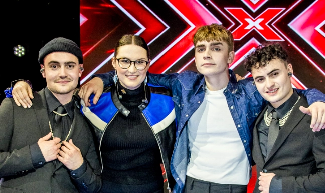 16-årig X Factor-finalist “forlovet” med verdensstjerne: Skete foran tusindvis af mennesker