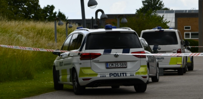 Intens redningsaktion på hospital: Ung mand gik amok med kniv og hammer