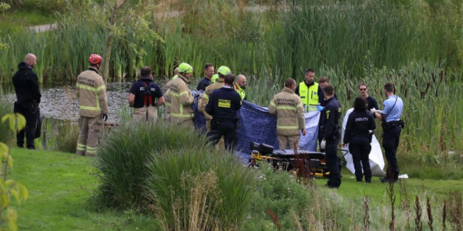 Politi efterforsker mistænkeligt dødsfald: Person fundet livløs i vandhul