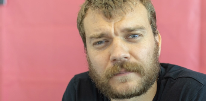 Pilou Asbæk politianmeldt efter restaurantbesøg
