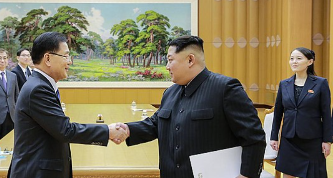 Nye tropper til fronten? Tidligere forsvarsminister er rejst til Nordkorea