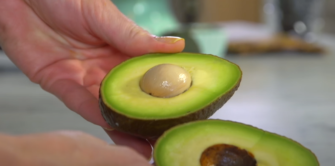 Træt af hårde og umodne avocadoer? Smart trick modner frugten på få minutter