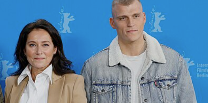 Sidse Babett om at få kastet lort i hovedet af Sebastian Bull: “Man kunne have spist det”