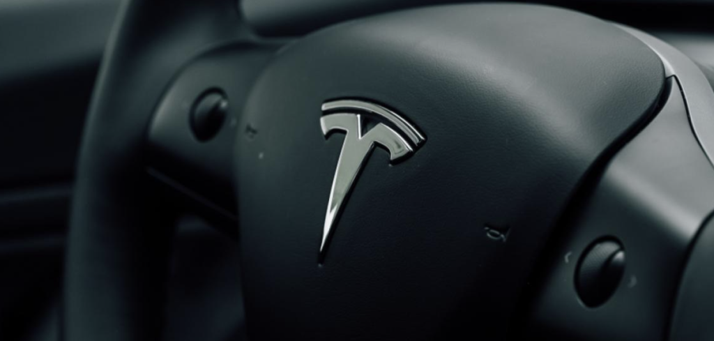 Tesla advarer samtlige: Pas på – for din egen skyld