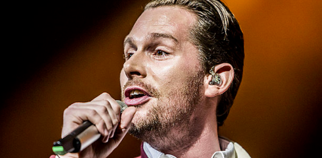 Efter 10 år i det fine selskab: Nu er det slut for Rasmus Seebach
