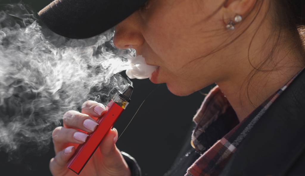 39-årig mor havde altid en vape ved hånden: Nu advarer hun andre om konsekvenserne