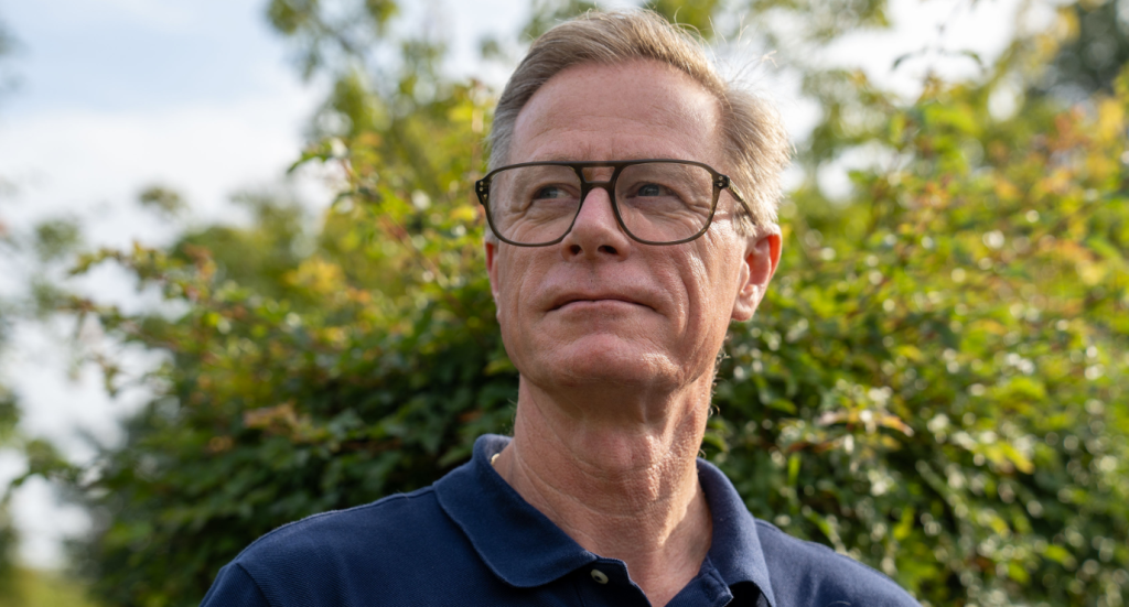 Formand Finn træder tilbage i ‘Balladen om kolonihaven’: Her er hans afløser