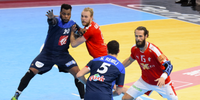 Jesper Nøddesbo om hans forhold til Henrik Møllgaard: “Det er uundgåeligt”