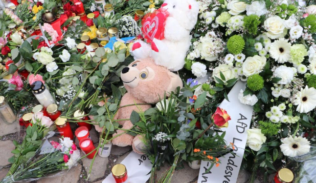 9-årig dreng dræbt efter forfærdelig hændelse ved tysk julemarked: Nu deler hans mor rørende ord
