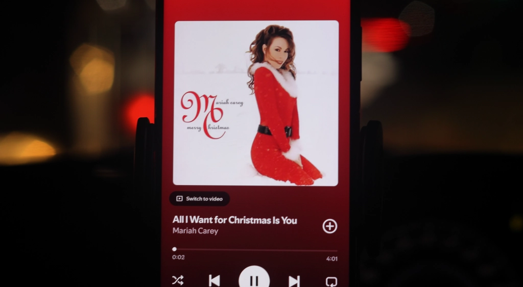 Så mange millioner tjener Mariah Carey om året på ‘All I Want for Christmas Is You’