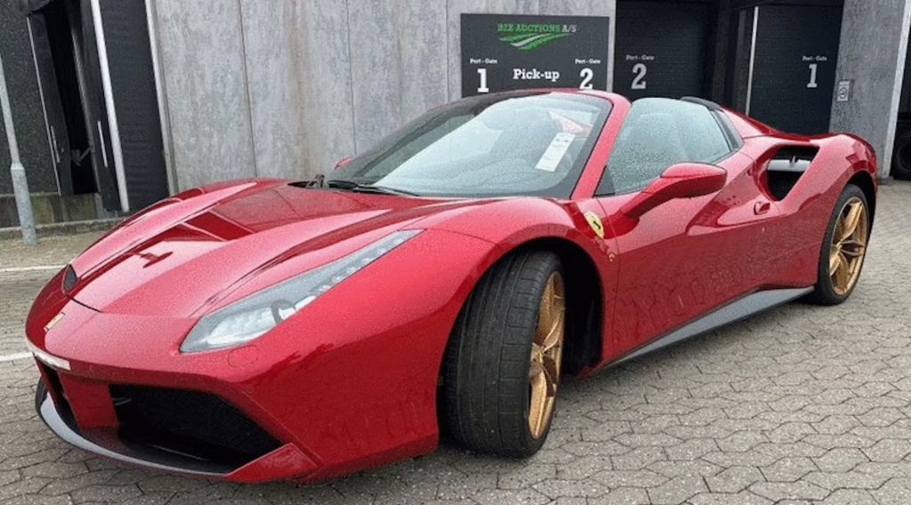 Nu kan beslaglagt Ferrari blive din: Politiet har sat den på auktion og håber at få dette for den