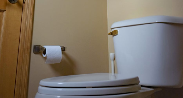 Hver femte dansker begår stor fejl på toilettet: Kan ende med at koste tusindvis af kroner
