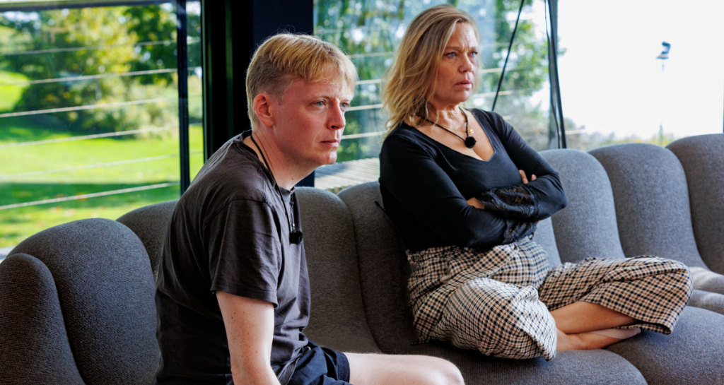 TV 2-stjerne åbner op om sin svære barndom: Mistede sin far til selvmord som femårig