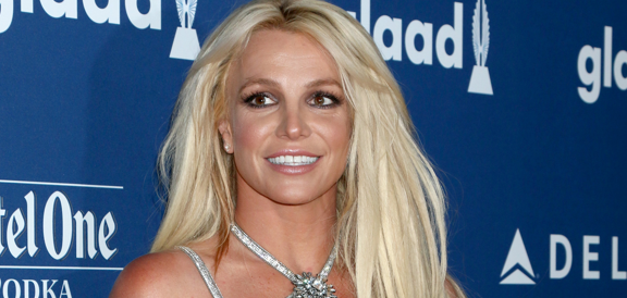 Britney Spears i stort bryst-ups: Se videoen her