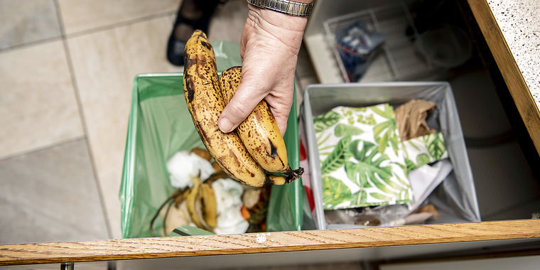 Fastfoodansat glemte at smide skraldet ud: Så gjorde chefen noget helt vanvittigt, der fik ham fyret