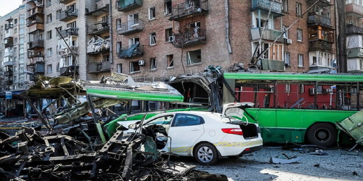 Flere områder ødelagt i Kyiv efter russisk missilangreb