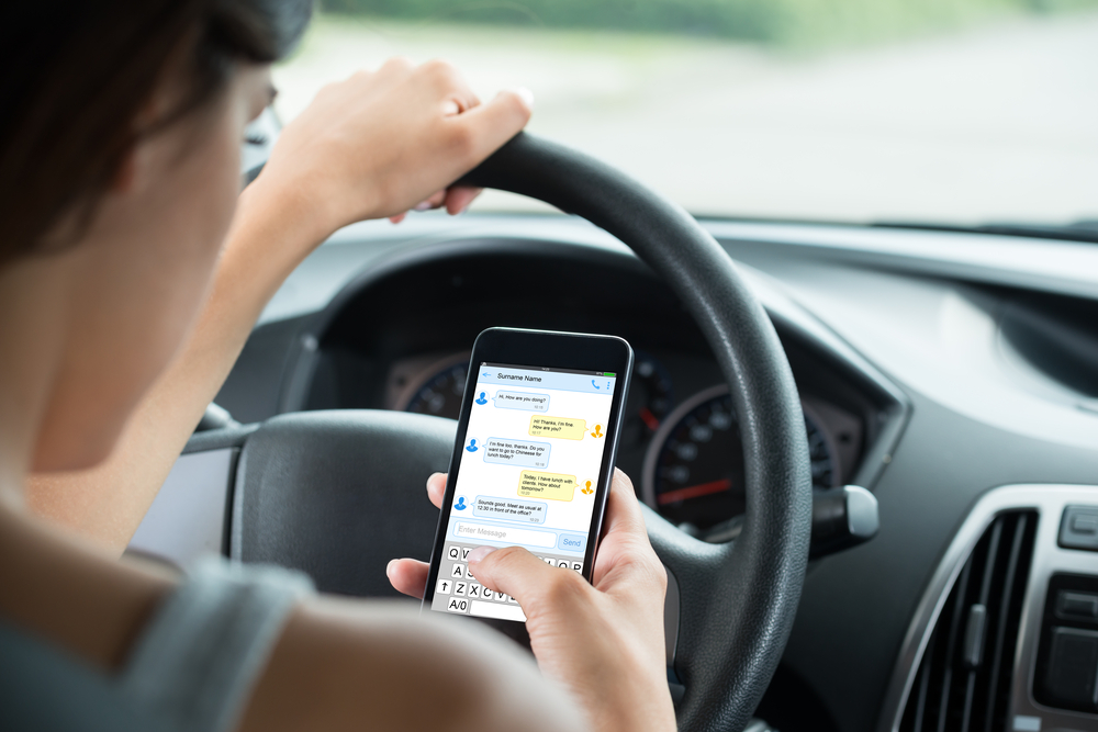 Ny teknologi kan spotte din mobil under kørsel – Bliver testet nu