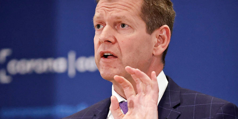 LIGE NU: Indkalder til pressemøde om AstraZeneca-vaccine