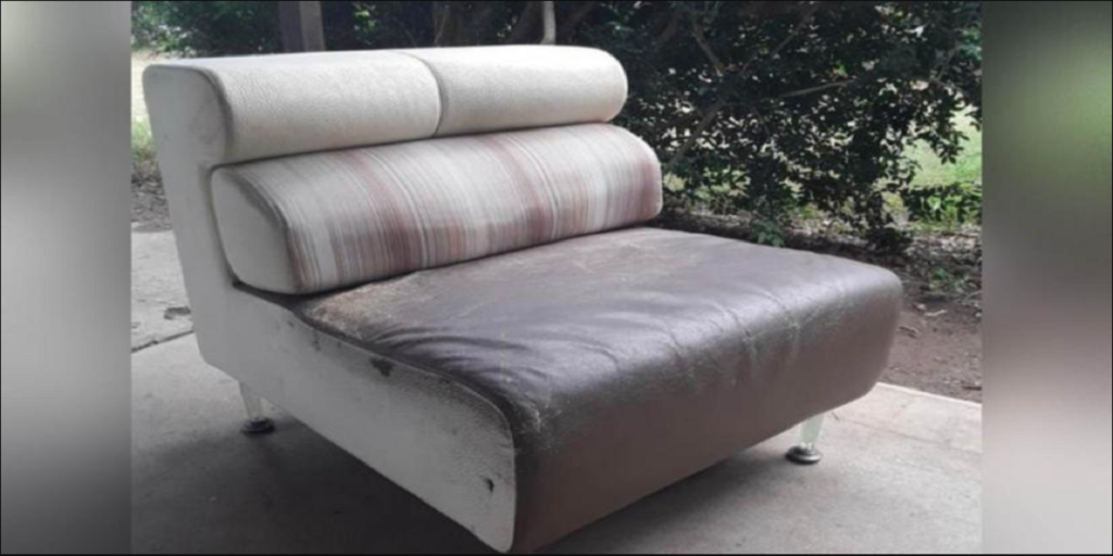 Ældre mand donerer sin sofa til velgørenhed: Kort tid efter, går den chokerende sandhed op for ham