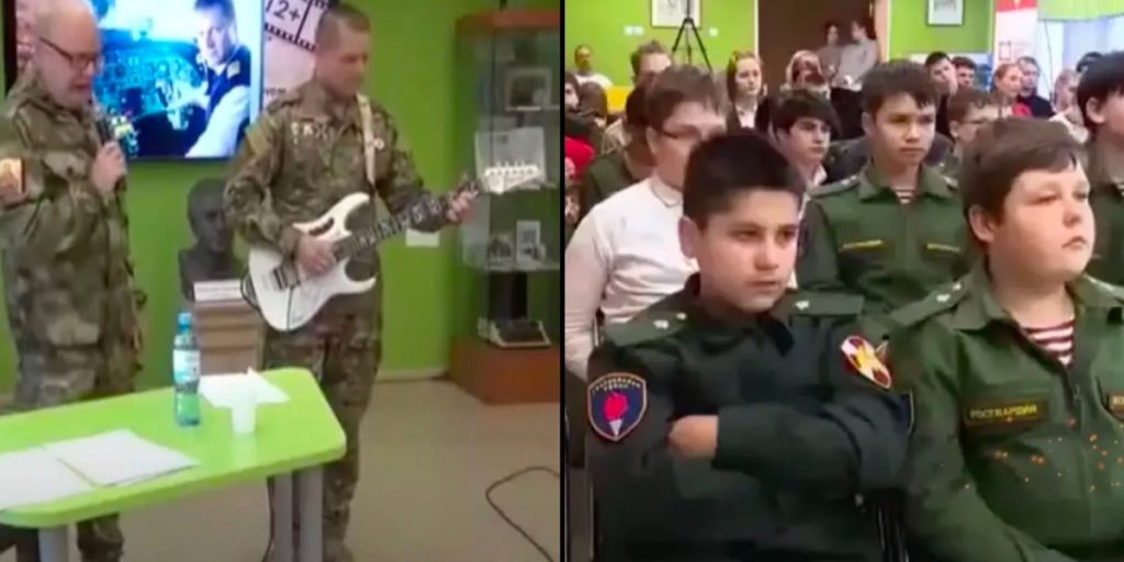 Russiske soldater optræder med sang om ‘udrensning’ i Ukraine foran skolebørn