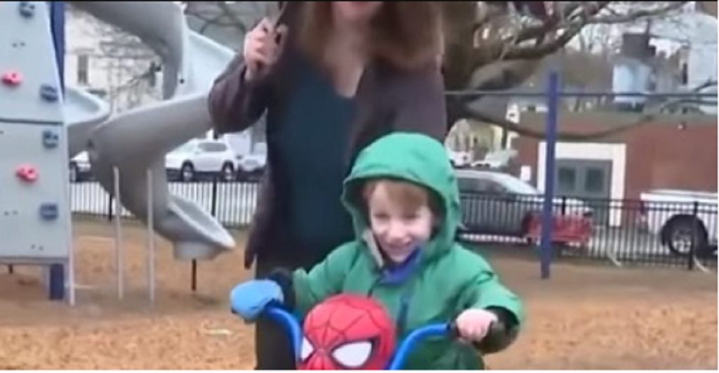 3-årig får sin første cykel i gave: Senere samme dag, sker det utænkelige