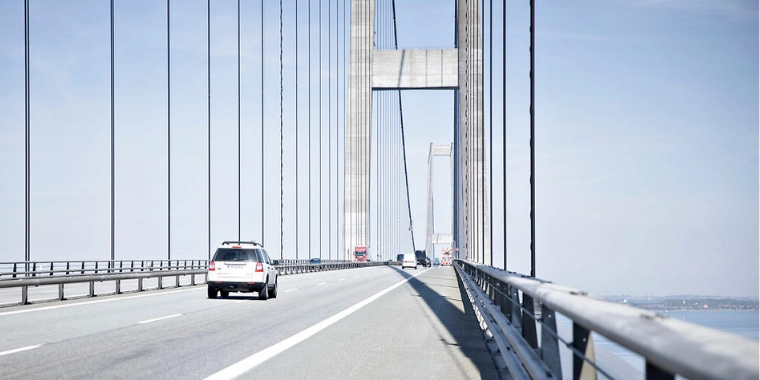 Forbud mod at køre over Storebæltsbroen