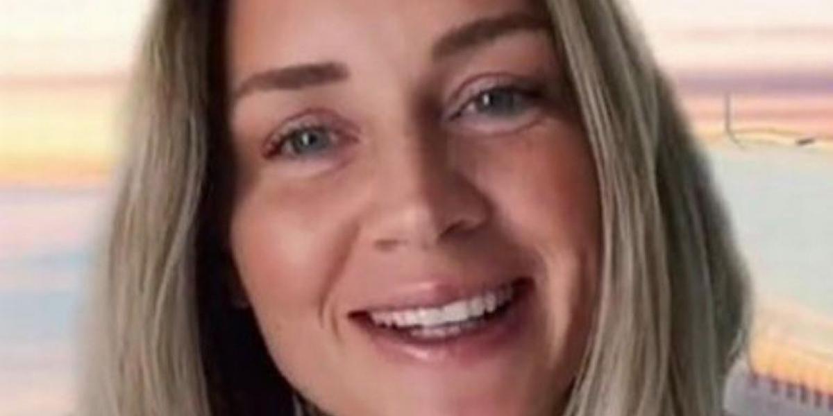 Stewardesse afslører: Sådan får du gratis drinks på flyet