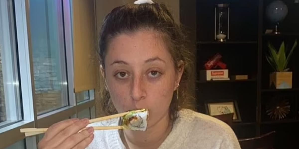 Danielle proppede sig med sushi: Vågnede op dagen efter med voldsomme mavesmerter