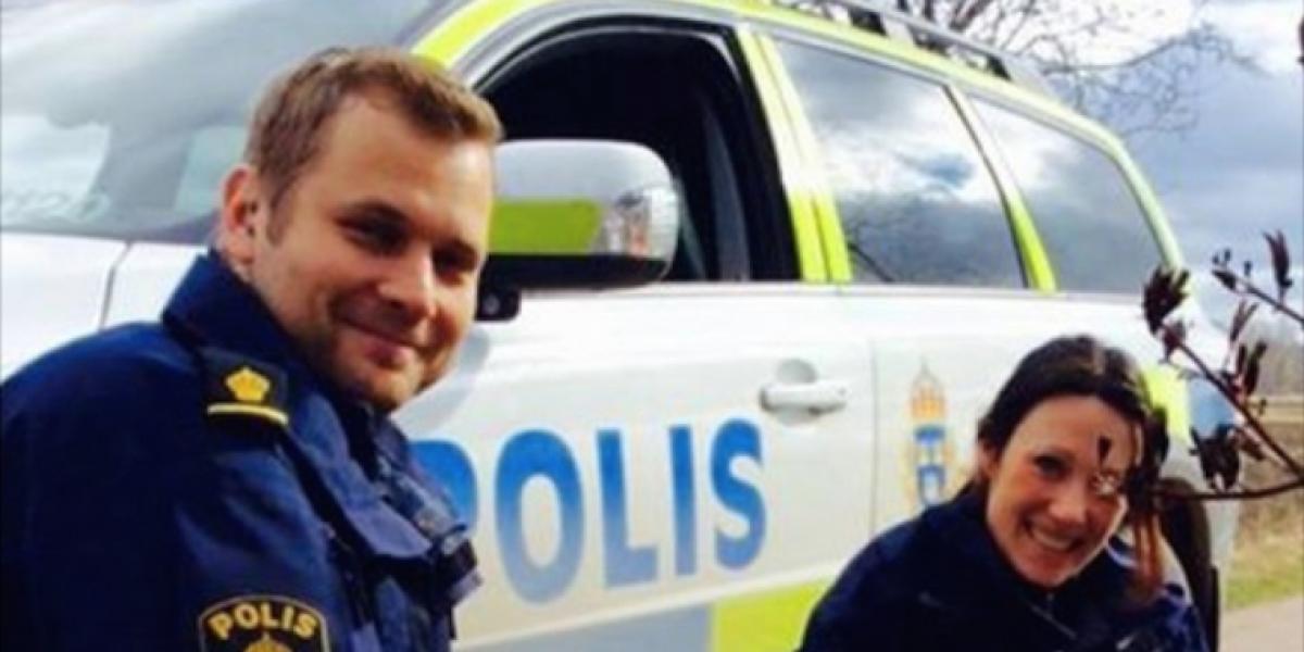 Politiet stoppede fører uden kørekort – Så begyndte de alle at smile